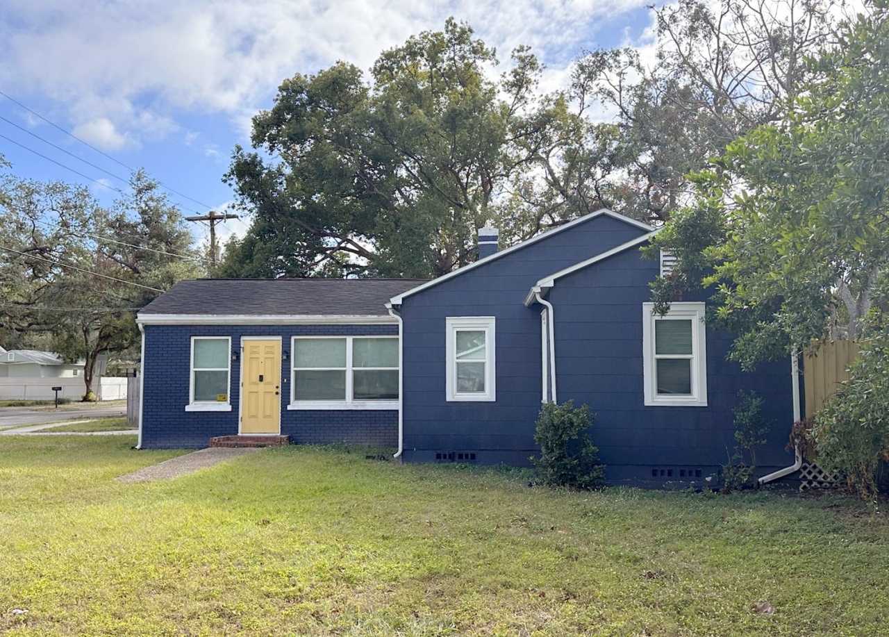 Charming 2-Bedroom, 2-Bath Seminole Heights Home on large corner lot!