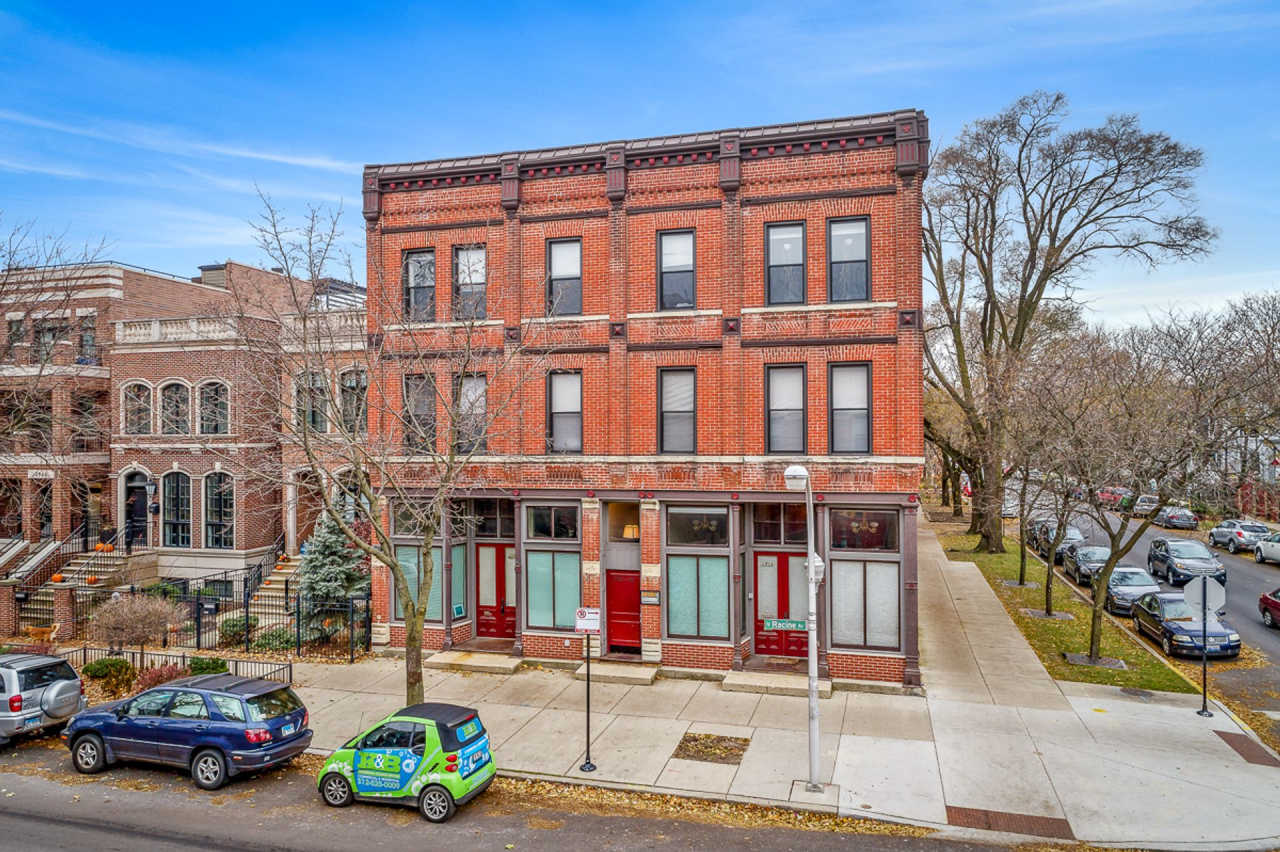2954 North Racine Ave. Apt.