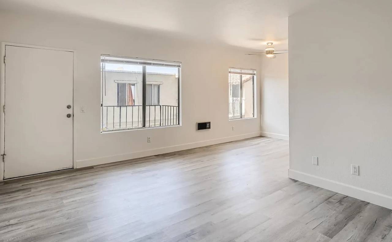 3825 Van Dyke Ave Apt 6