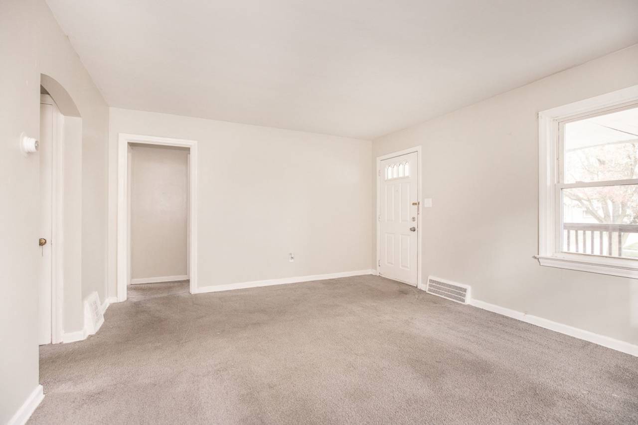 3 BED, 1 BATH BEAUTIFUL SINGLE-FAMILY HOME IN CLEVELAND!