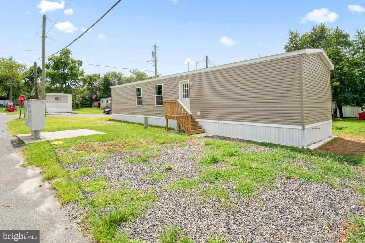 1811 N DELSEA Drive unit: 4