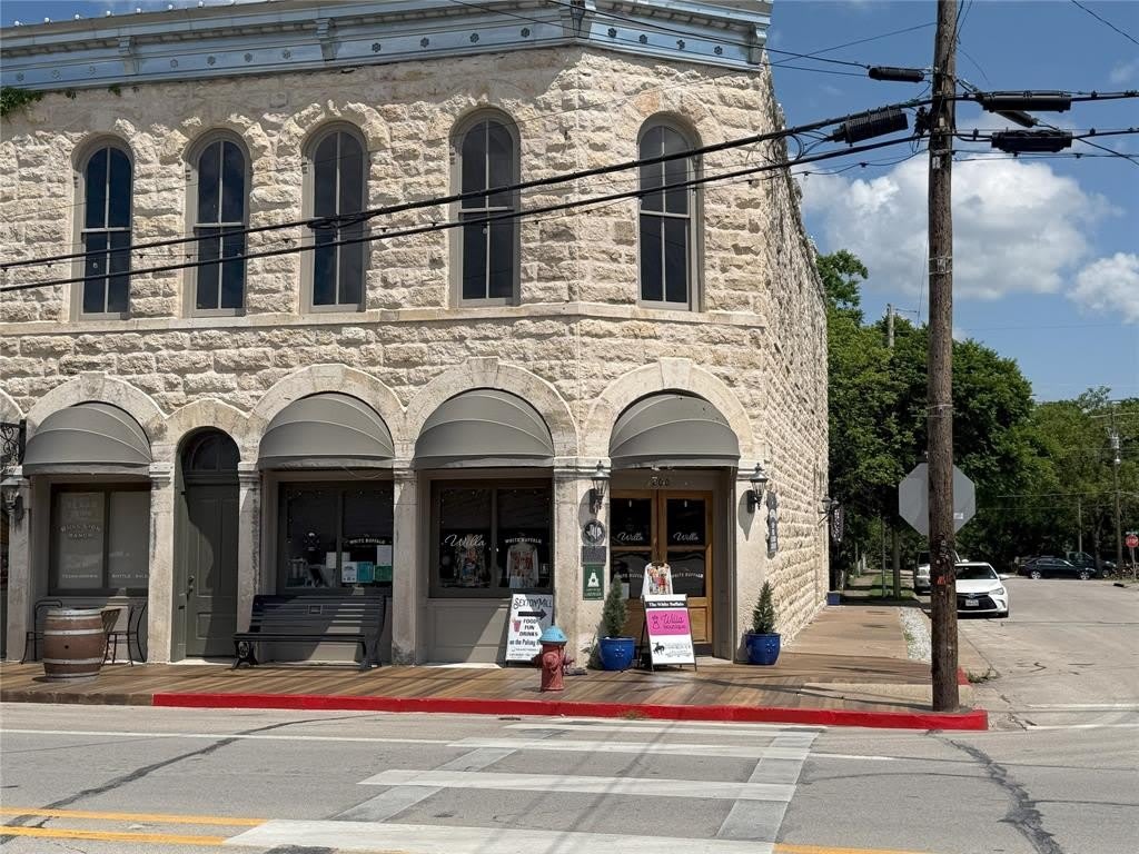 200 NE Barnard Street