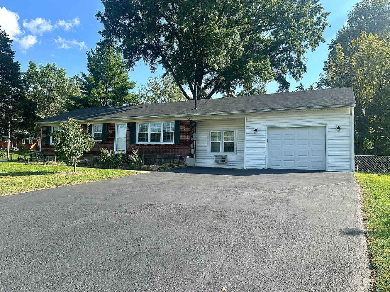 Charming 3 Bedroom Home in Fern Creek – Great Layout  Location