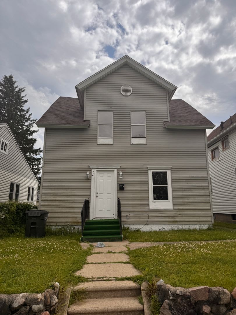 Large 4 bedroom Home