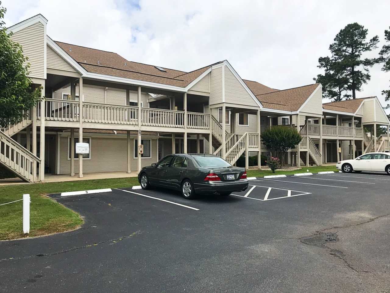 Winter rental! Recently renovated condo in quiet community with pools! Available from November 1, 2025 through March 31, 2026.