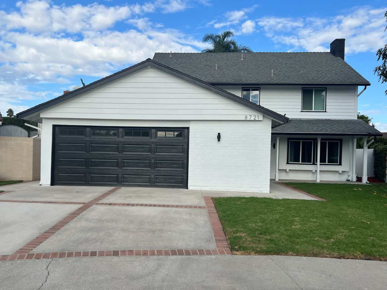 Moffett tract 5 bedroom home with pool in cul-de-sac