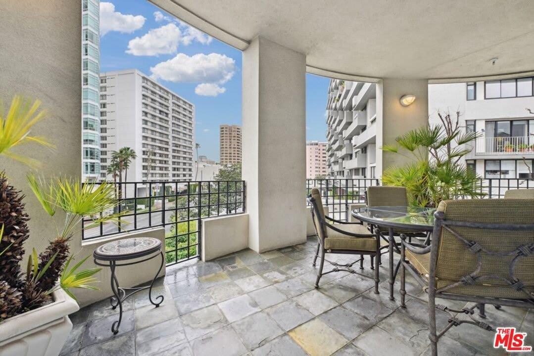 10351 Wilshire Blvd unit: Ph1