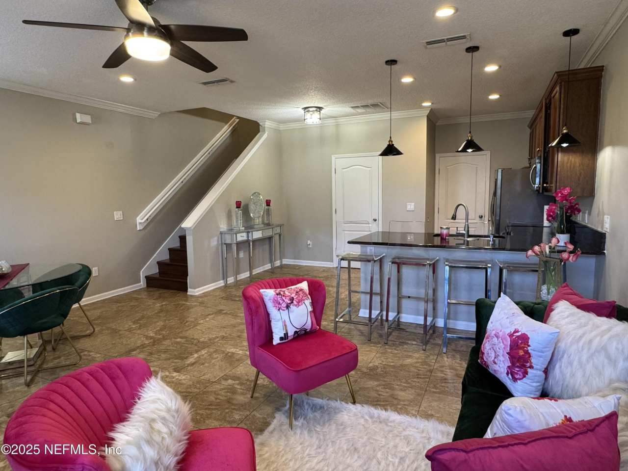 528 SHERWOOD OAKS Drive