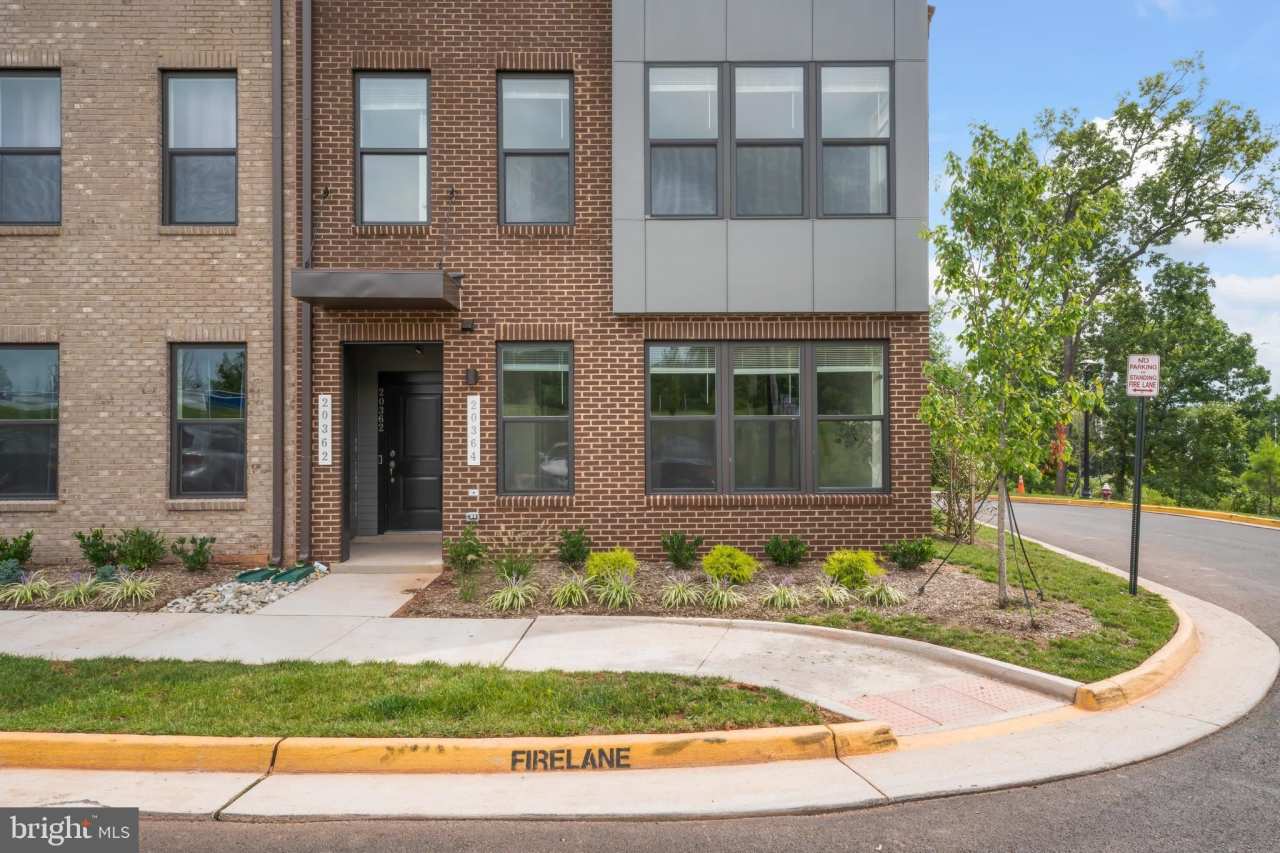 20364 NEWFOUNDLAND Square