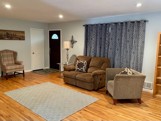 1816 Independence Avenue North