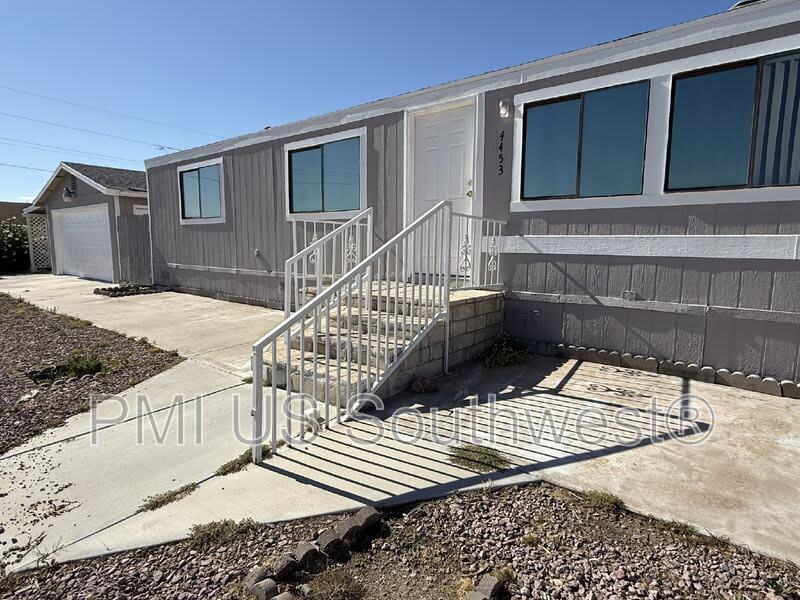 4453 Calle del Media