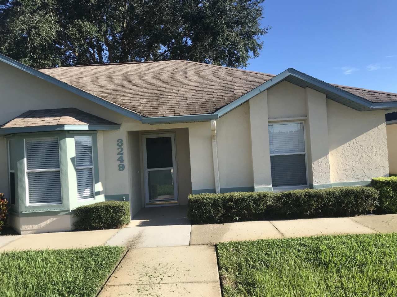 3249 Villaway  Circle