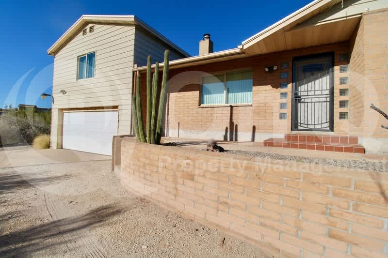 4980 North Hillcrest Drive