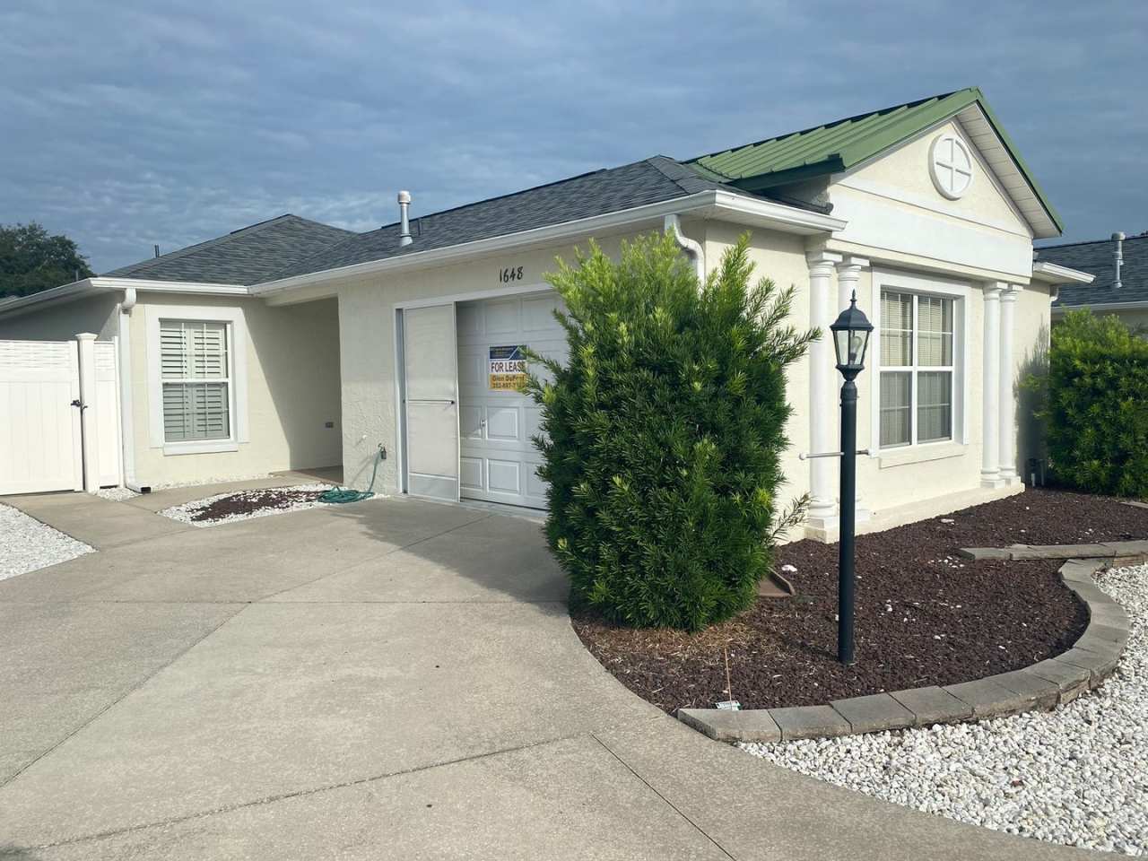 Beautiful Fully Furnished, SEASONAL RENTAL, Courtyard Villa In the Cottages at Summerchase