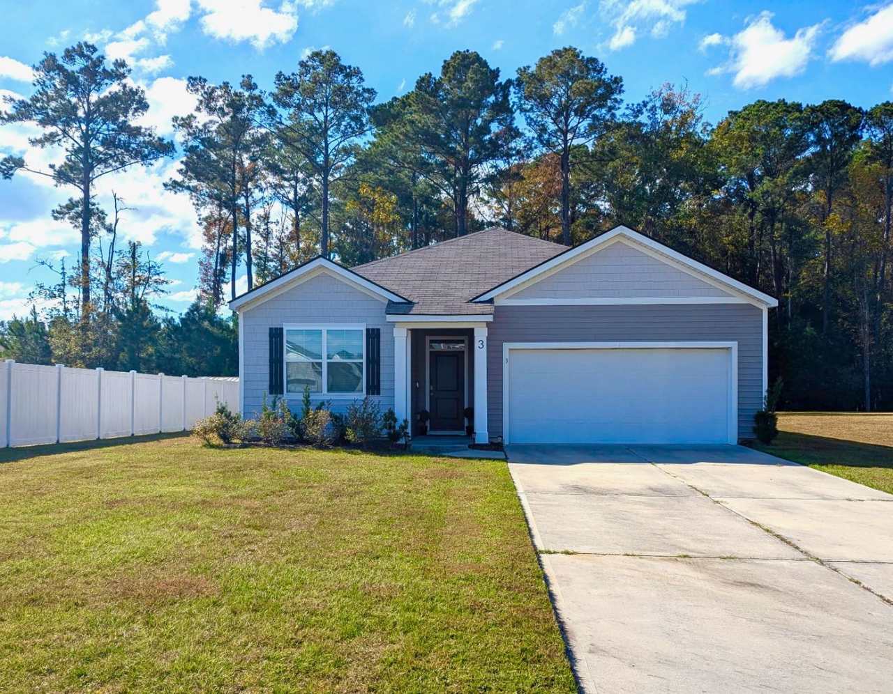 3 bed 2 bath Home in a cul-de-sac in the Highlands!!!