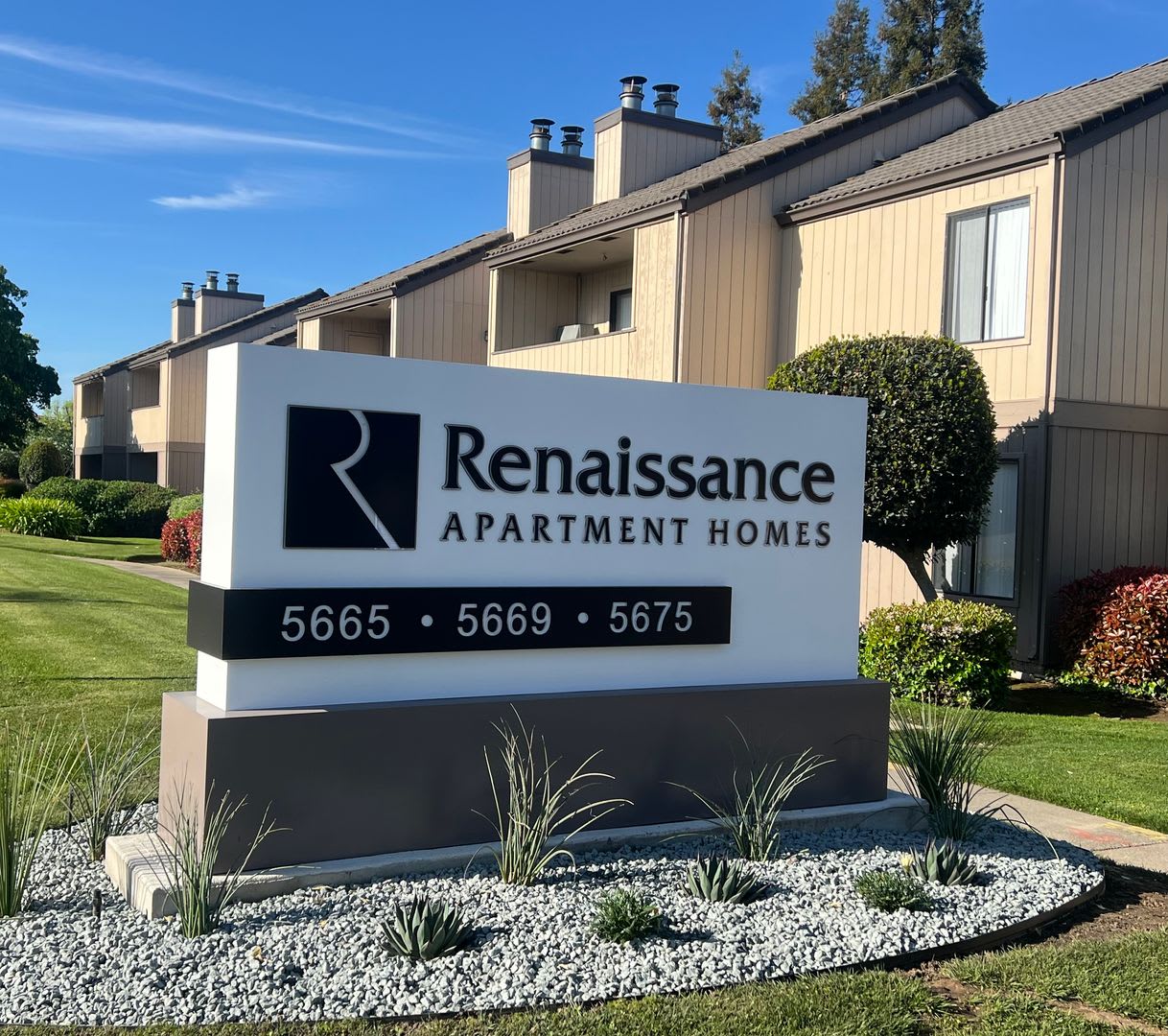 Stop by today at the 1 bed / 1 bath of your dreams! 700 Sq Ft!