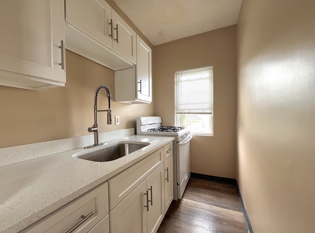 25 Oakland Ave unit: 3R