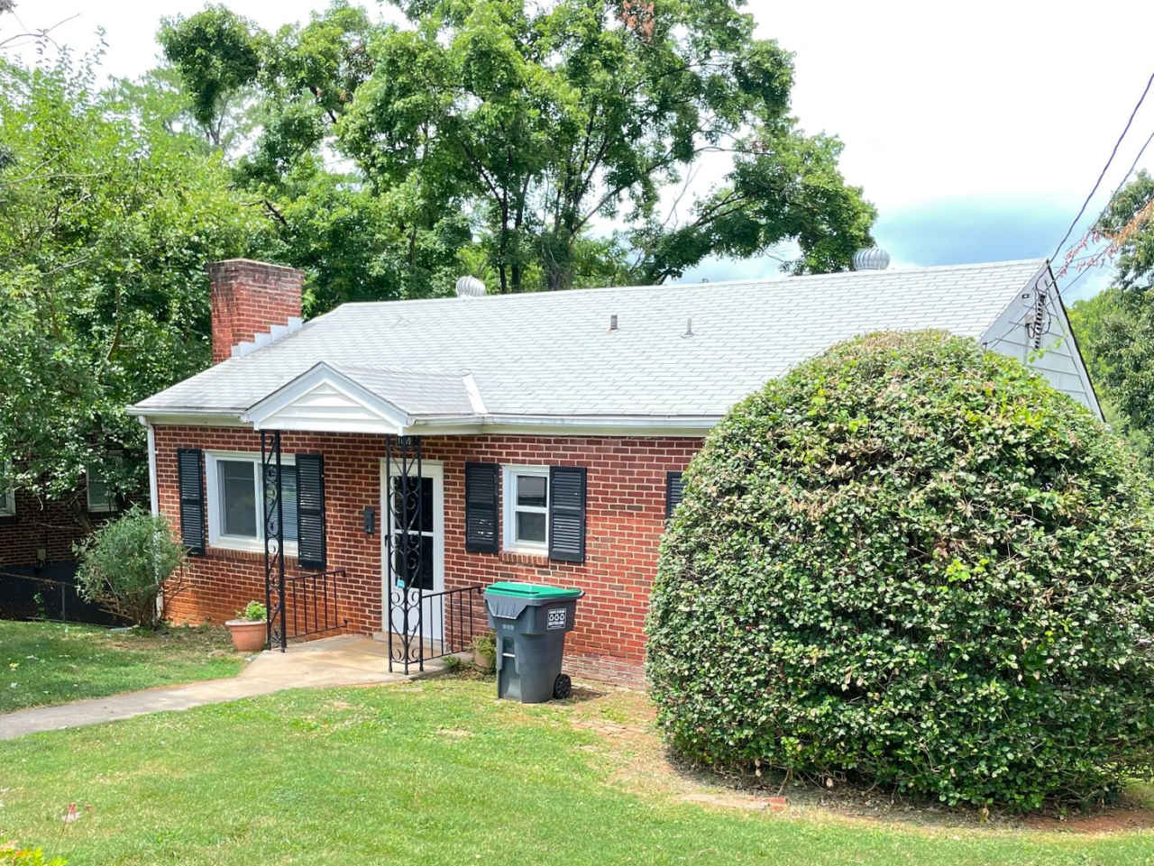 Three Bedroom House Available Near Downtown and Rt 250