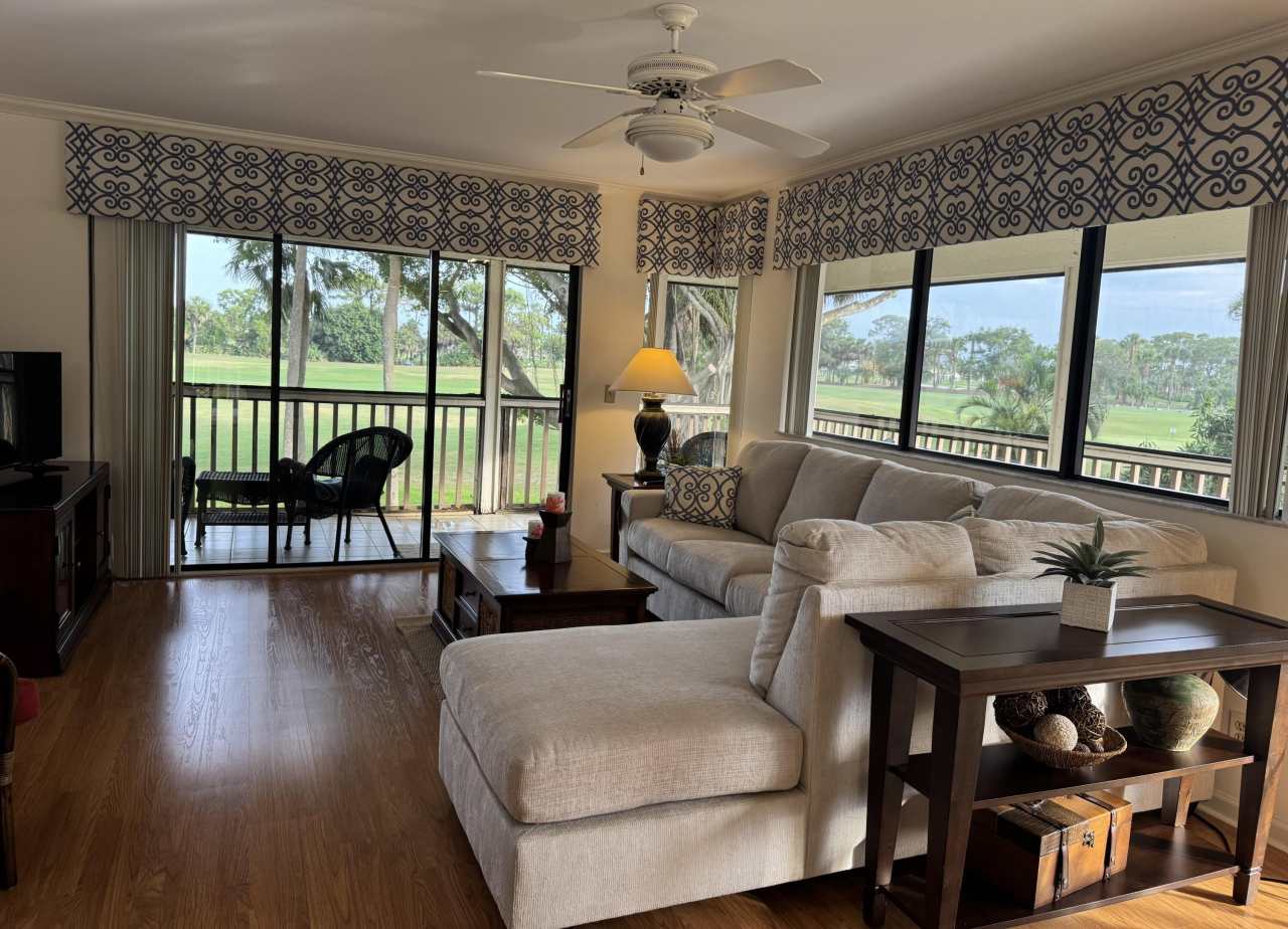 428 Brackenwood Lane S