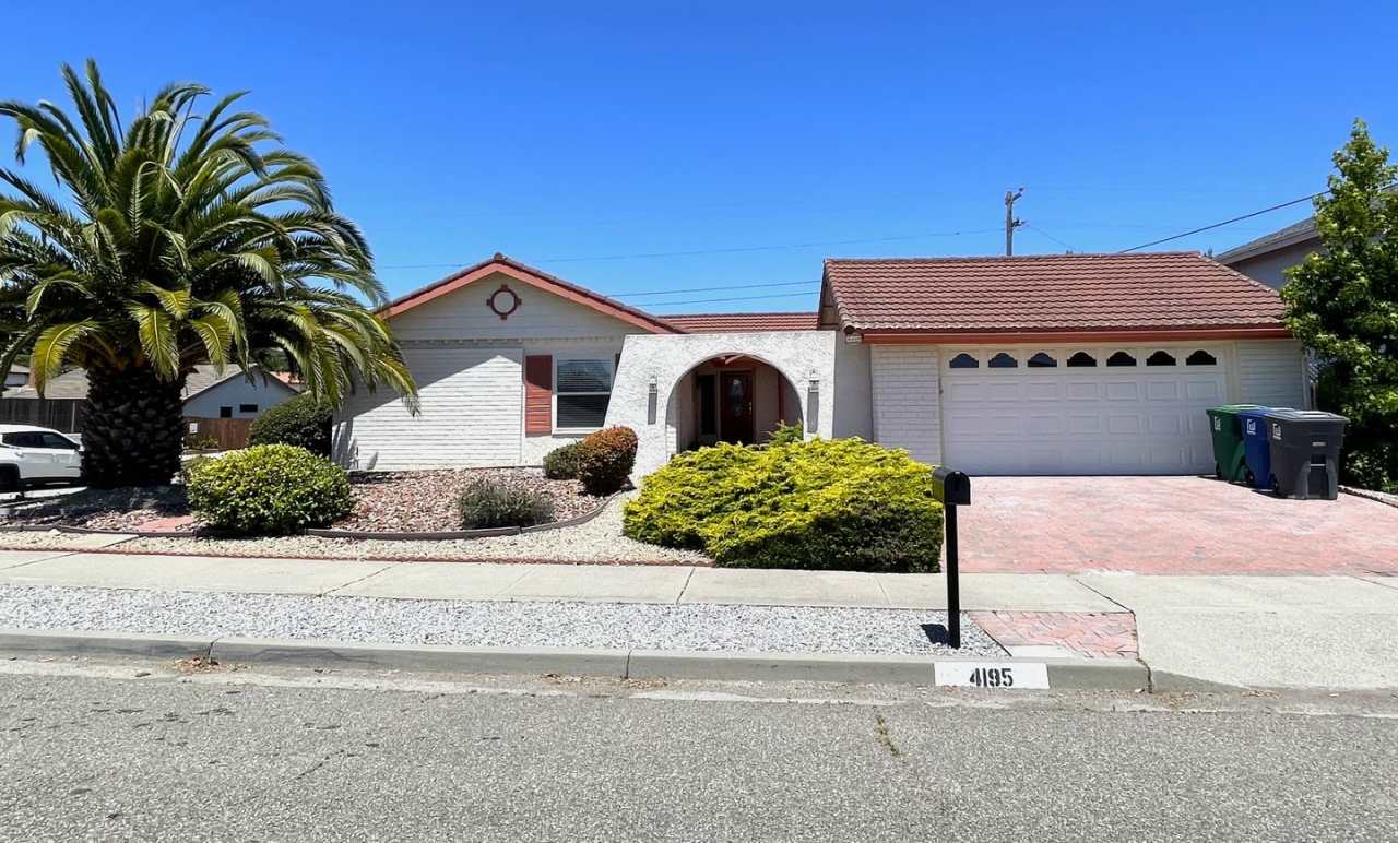 Beautifully Maintained Northern Vandenberg Village Home