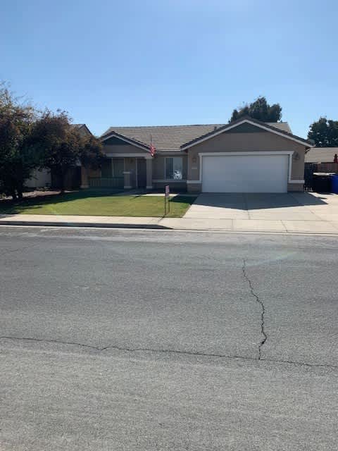 Beautiful 3 Bedroom 2 Bath Available Now!