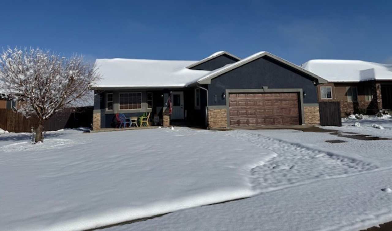 ALL PROSPECTIVE TENANTS MUST SUBMIT A $58 NON-REFUNDABLE APPLICATION FEE PER APPLICANT ONLINE AND BE PRE-QUALIFIED PRIOR TO ANY SHOWINGS