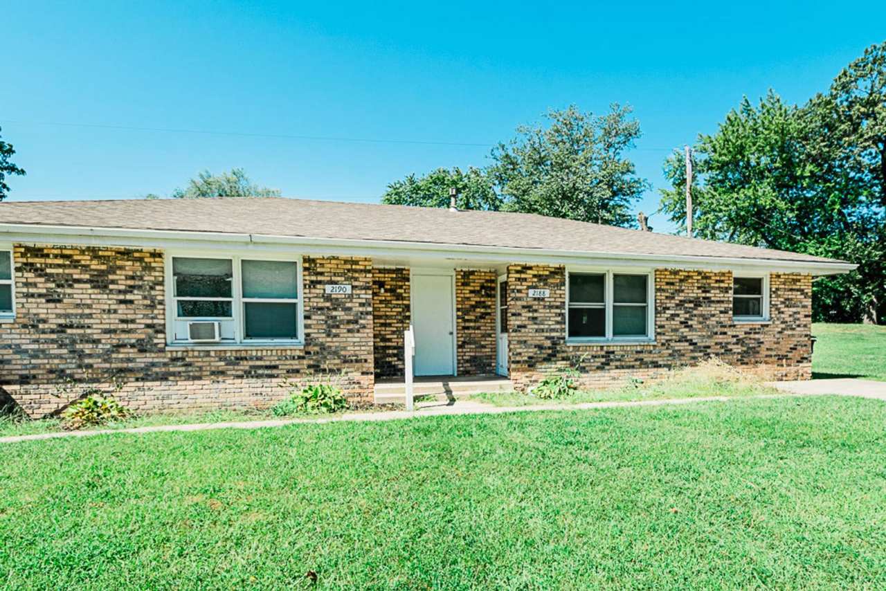 2 bed, 1 bath Duplex in Portage