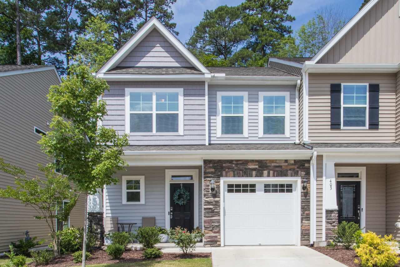 Spacious, Stylish  Move-In Ready! 3BR End Unit Townhome in Durham