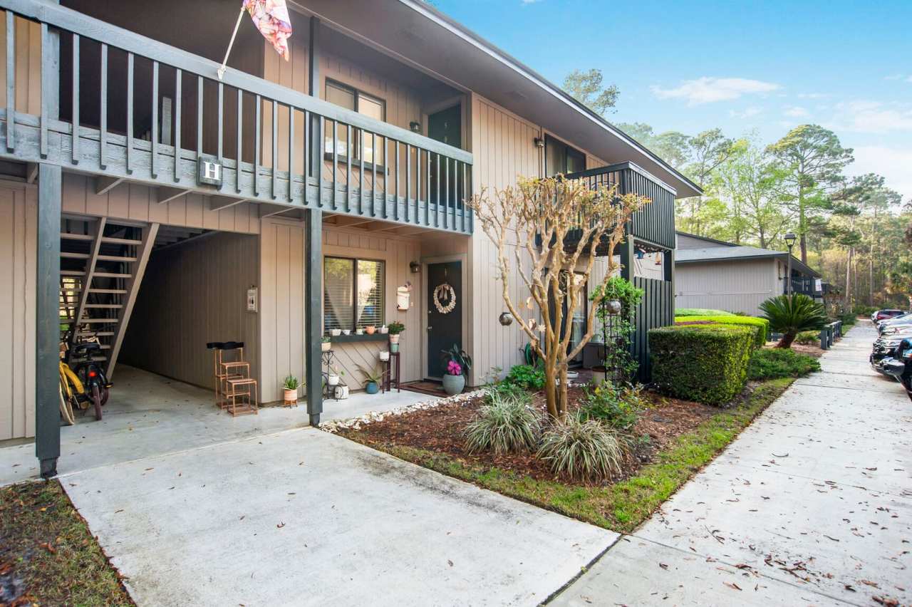 Beautiful First Floor Condo in Palmetto Commons