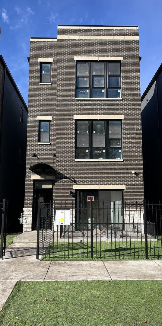 6530 S Maryland Avenue