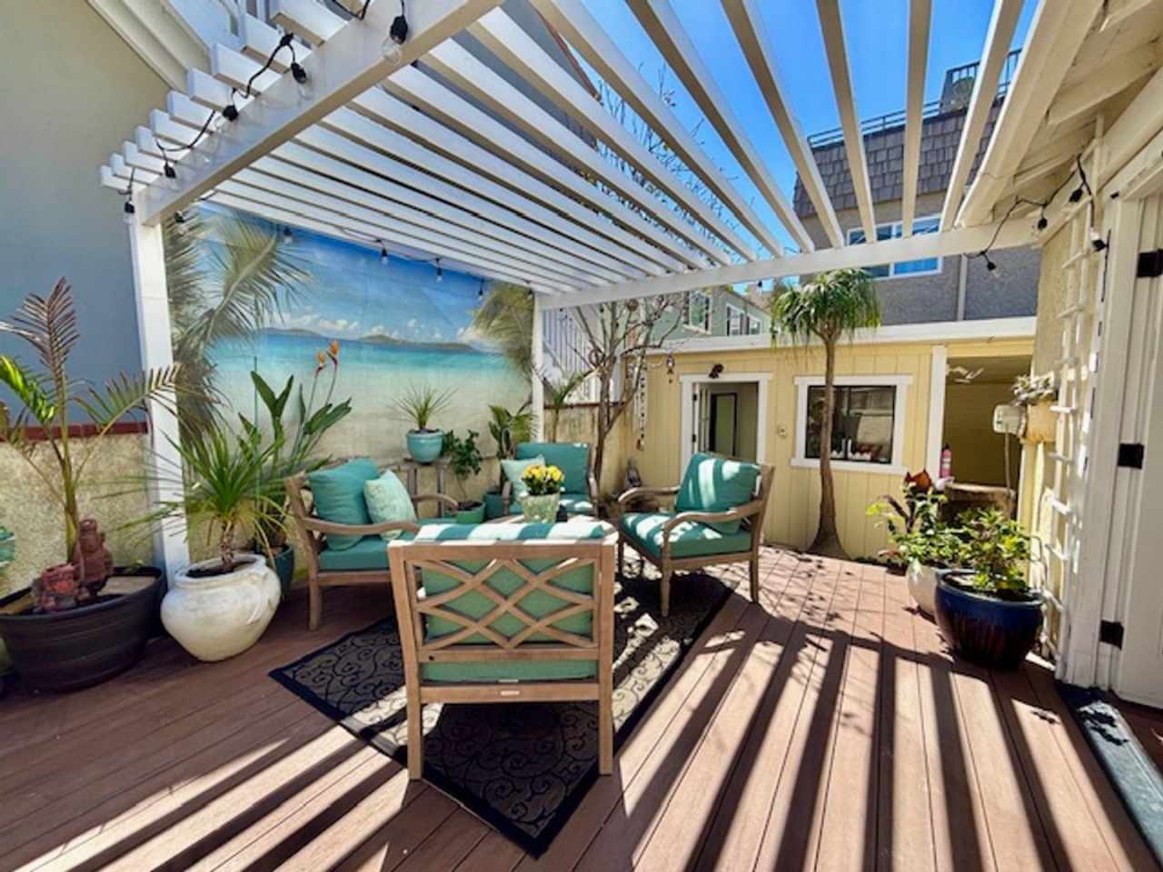 Oxnard | Hollywood Beach | 2 Bed + 1.5 Bath | Fully Furnished | 116 San Clemente