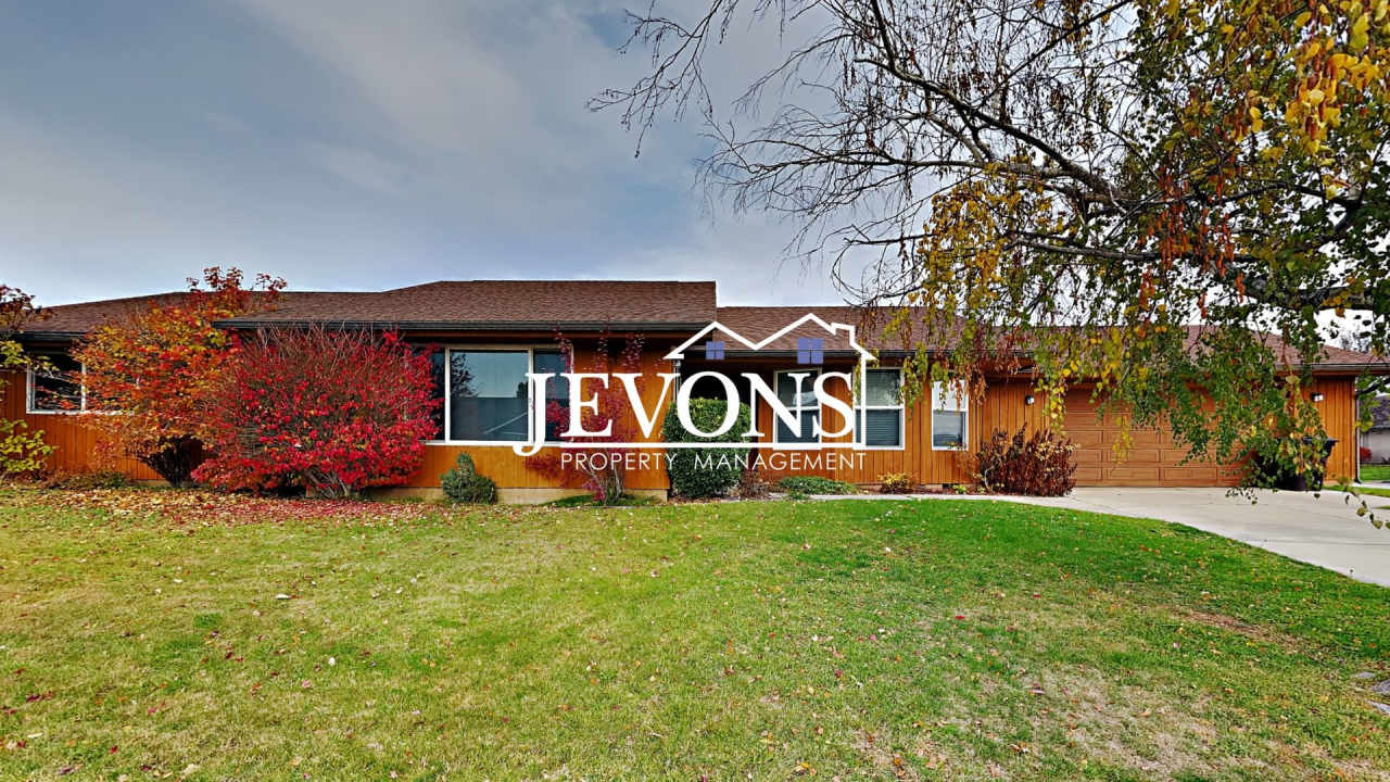 Enjoy this 3-bedroom home featuring a fully equipped kitchen, a two-car attached garage, and a fenced backyard - Conveniently located near Yakima Valley College