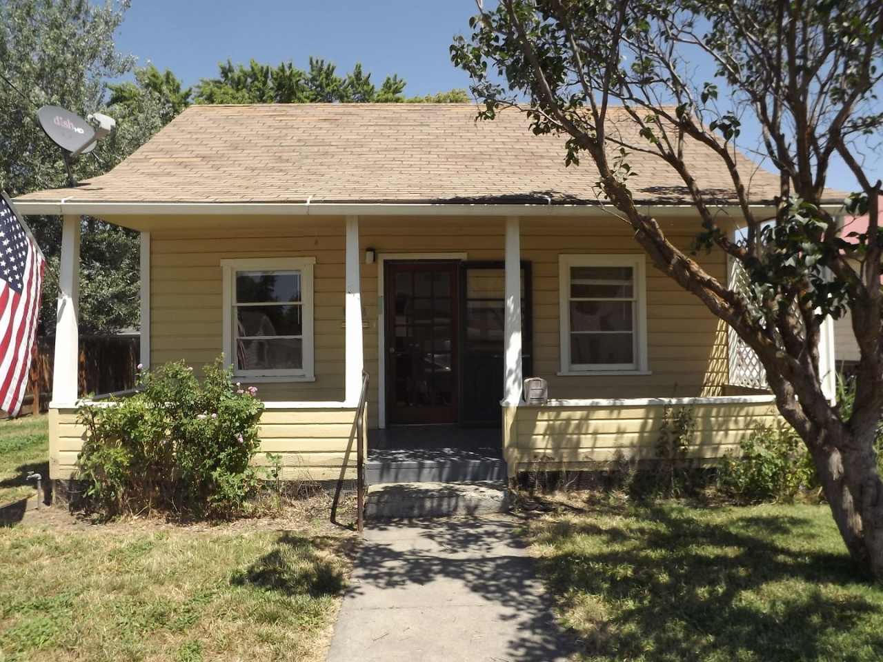 3 bedroom with large backyard