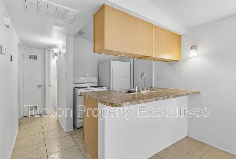 1638 North Beverly Avenue