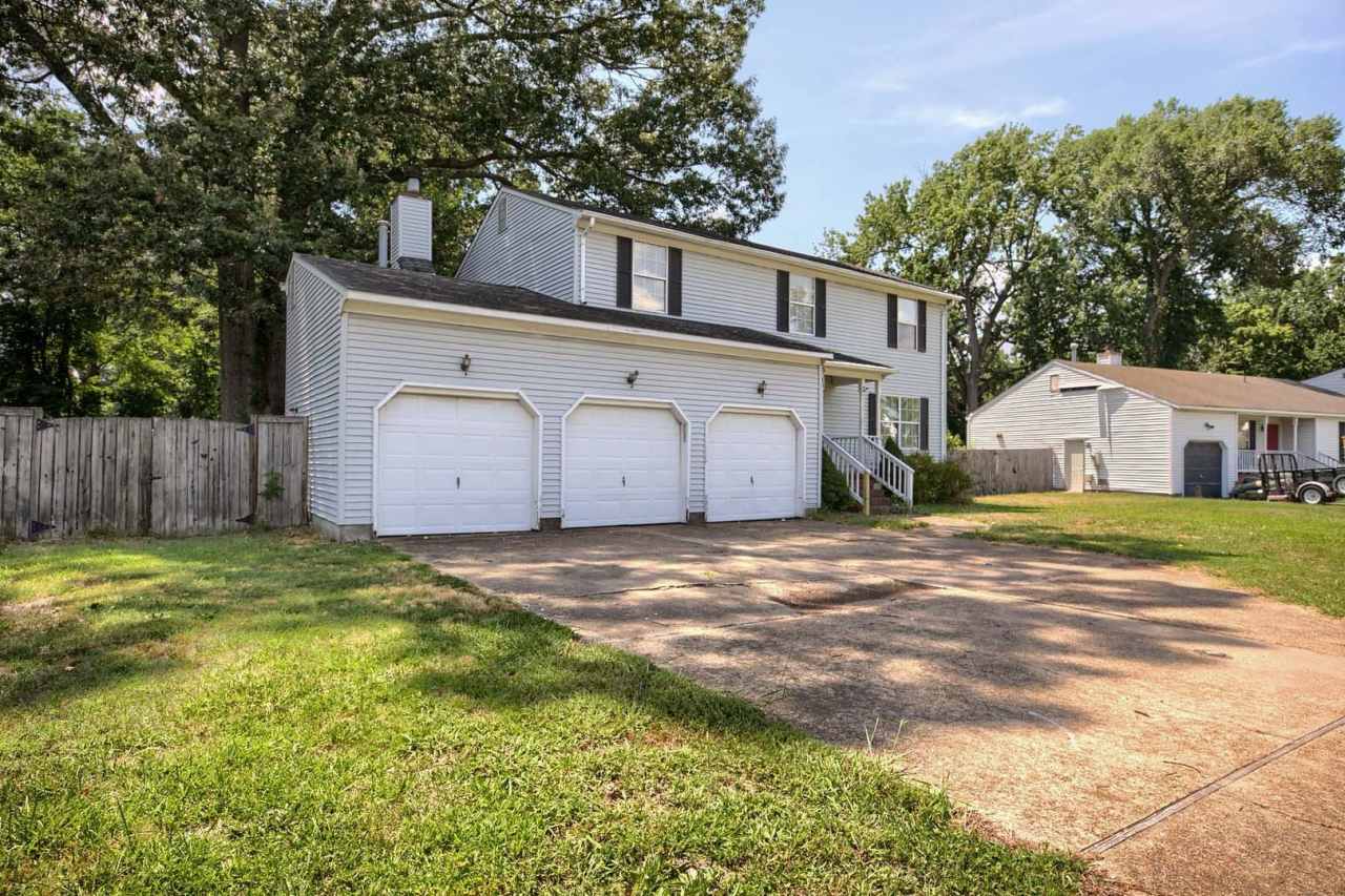 18 LUNDY LANE