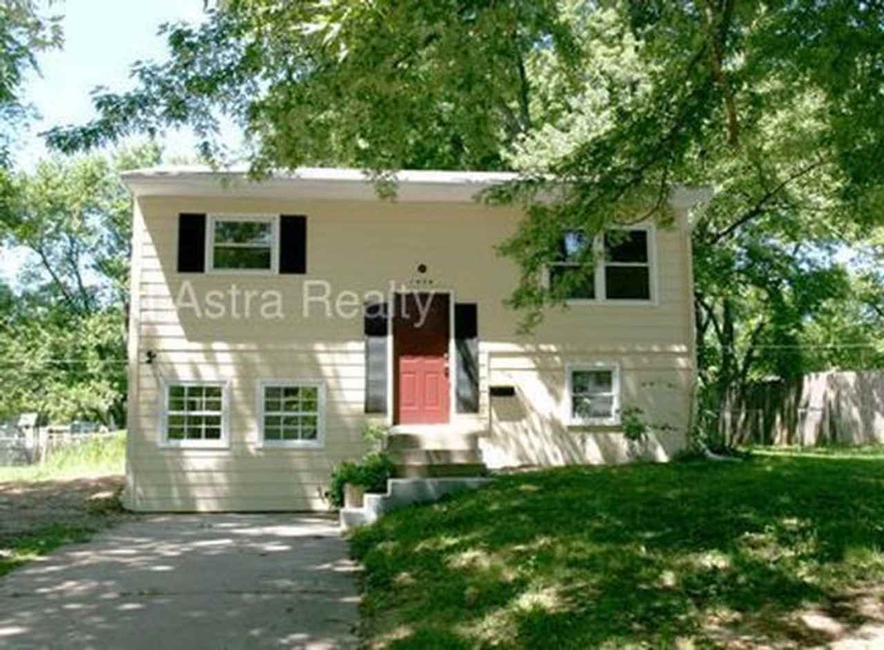 Cute 3 Bedroom 1.5 Bath Home in Independence-Available NOW!!