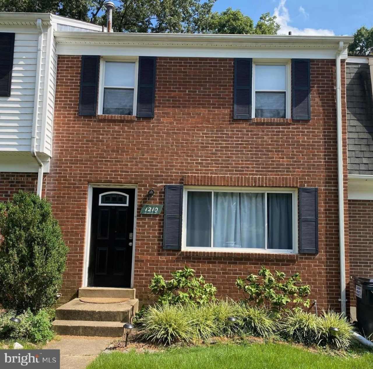 1210 THOMAS JEFFERSON PL