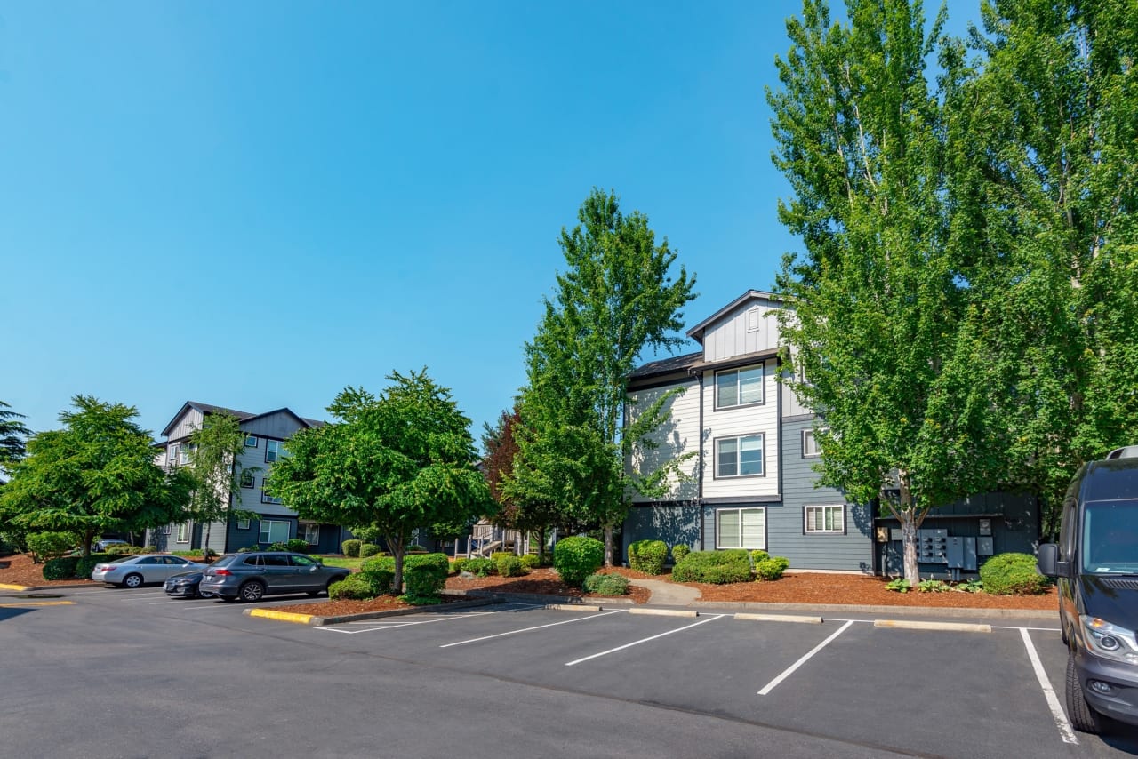 Riverside Park Apartments