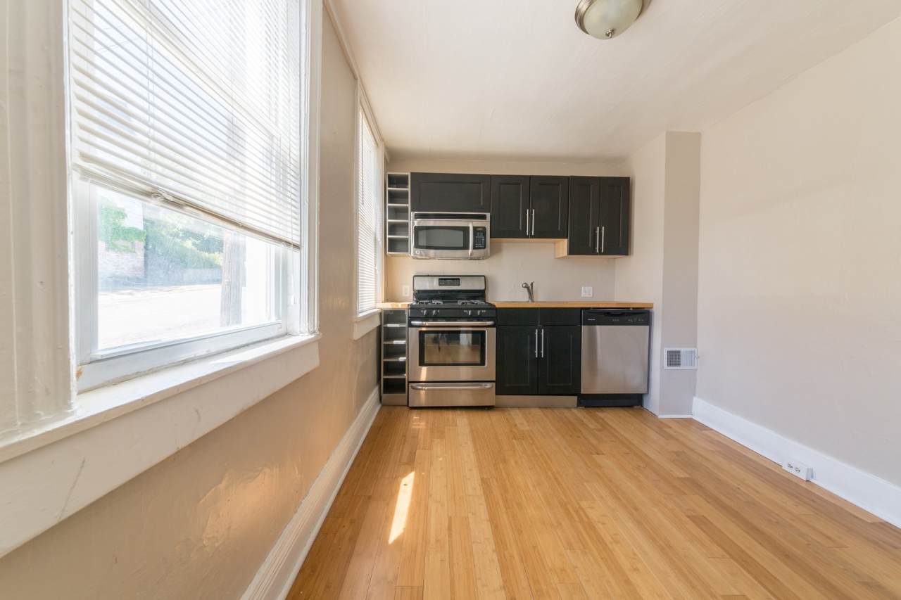 *AVAILABLE MAY 2026* Super Affordable  Renovated 3 Bedroom Town House in the South Side Slopes!