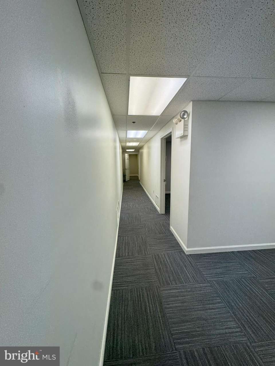 100 W 3RD Avenue unit: 100