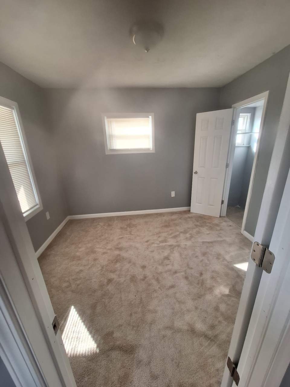 12613 Parkhill Avenue - Up