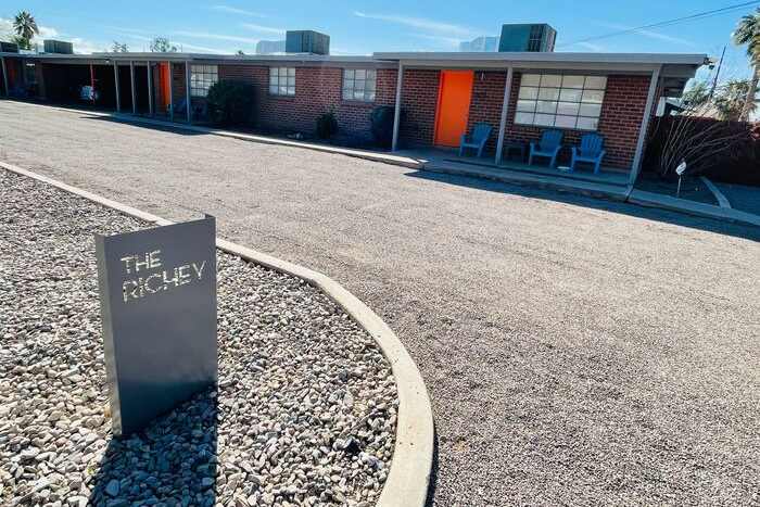 1304 North Richey Boulevard