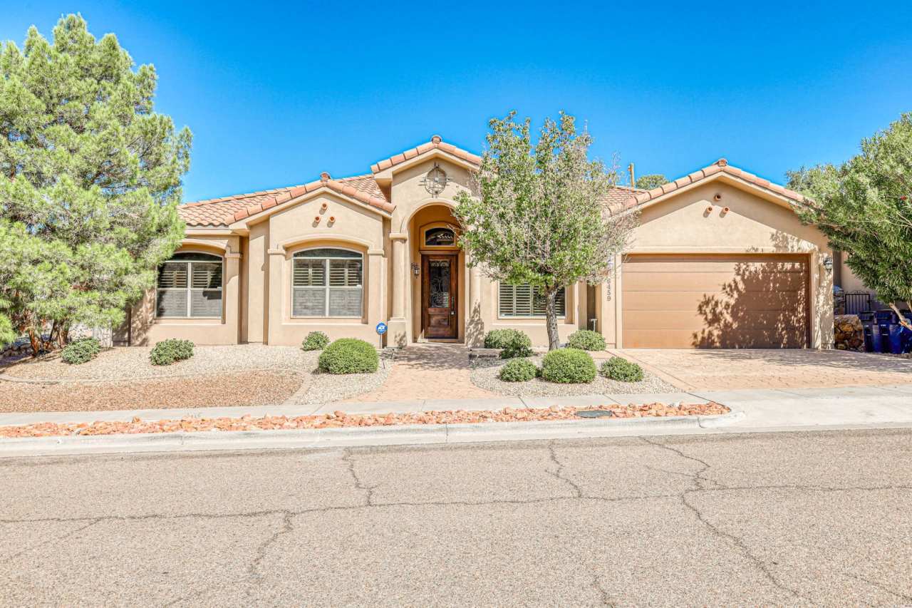 Westside area (Completely Furnished) Beautiful 4 bed/3 baths