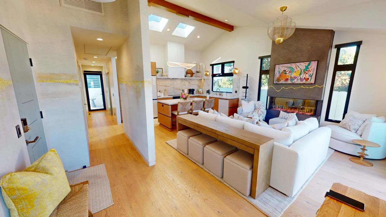 VACATION - 163 G Ave