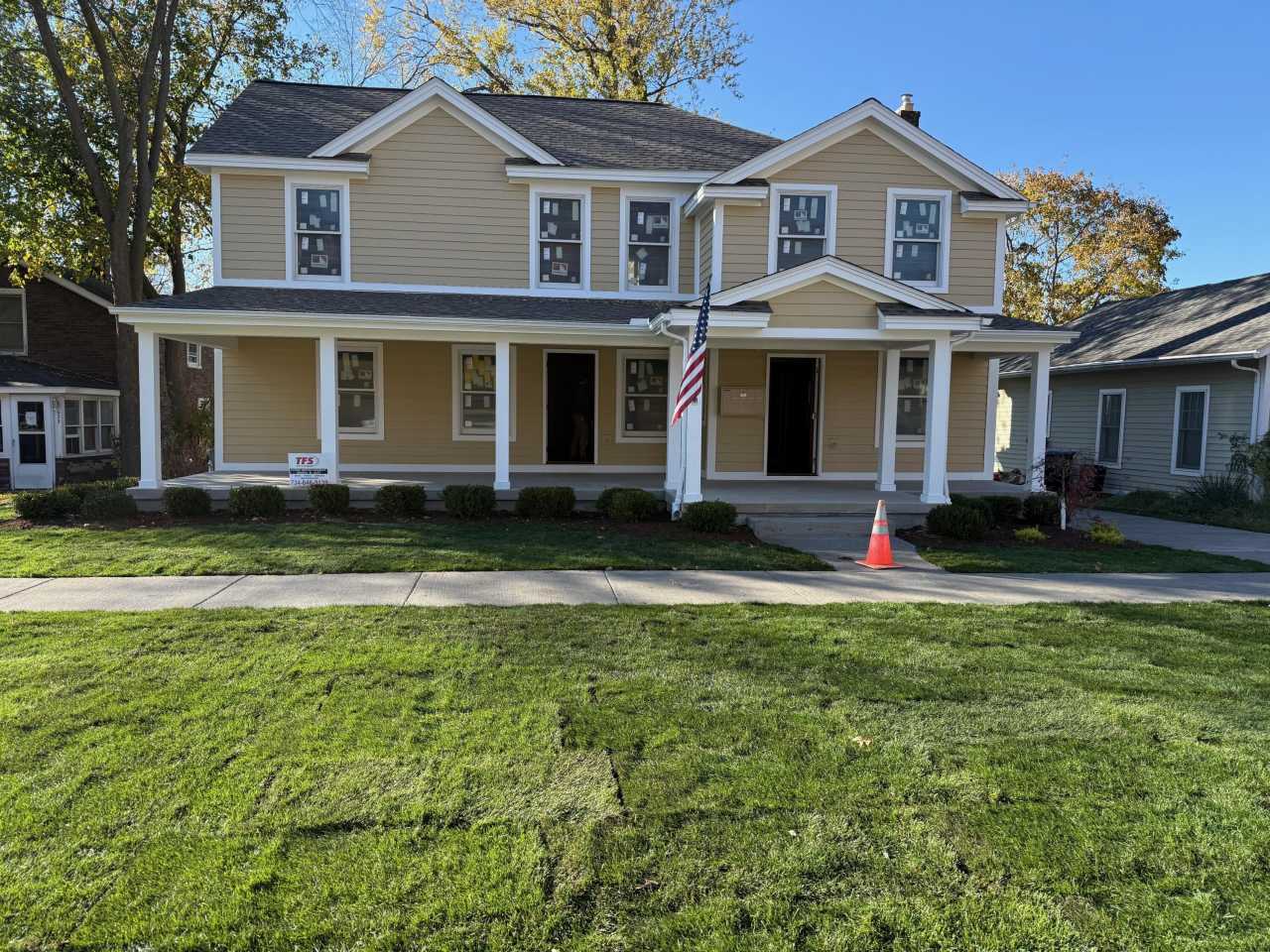 627 N River Street unit: 1