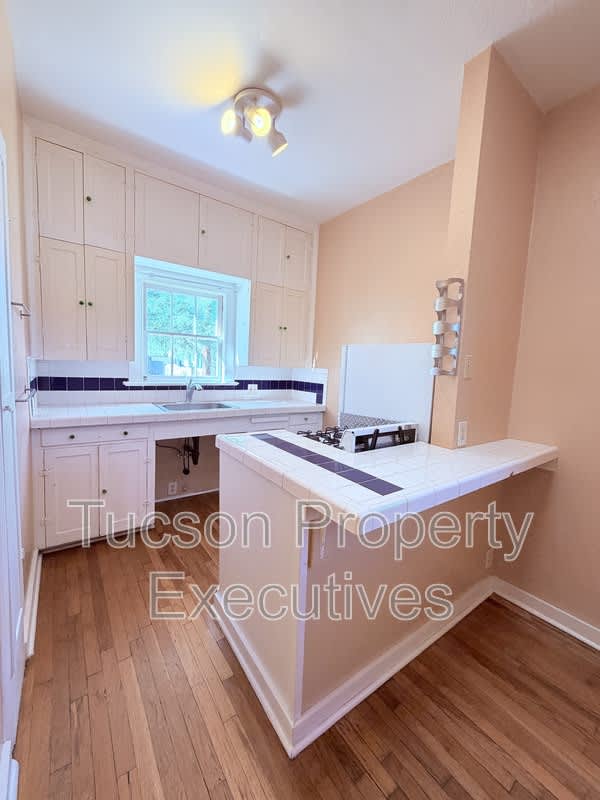 1222 North Olsen Avenue