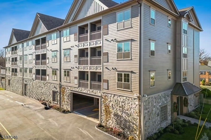 106-108 Montgomery St