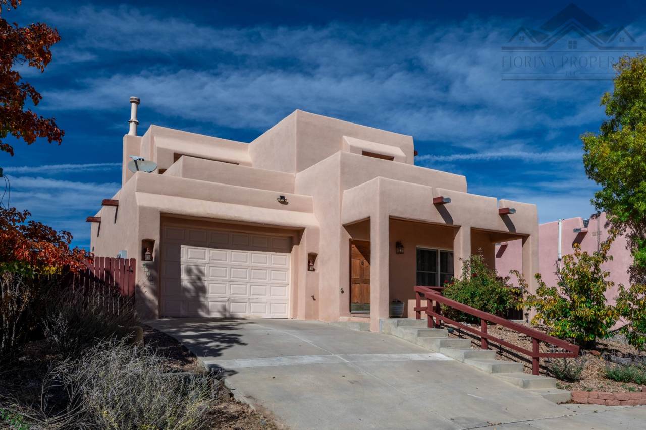 1 MO. FREE RENT! Serene Pueblo-Style Home in Tierra Contenta
