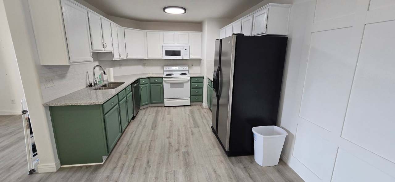 Ask about Free Rent!!