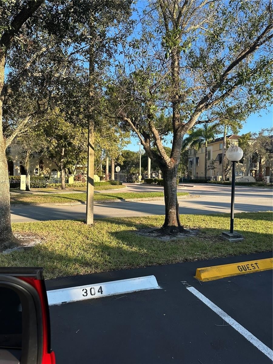 5 SW Jacaranda Country Club Dr